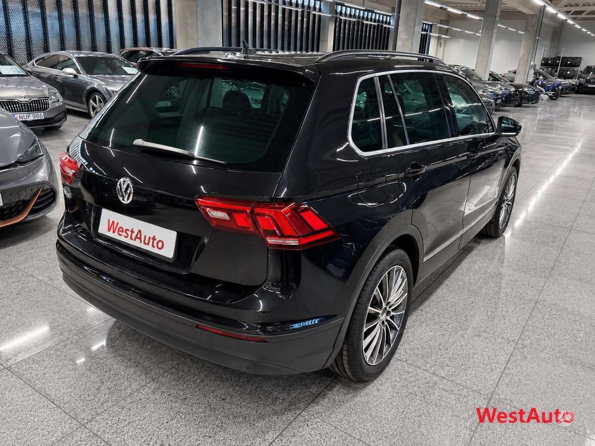 Volkswagen Tiguan - 2