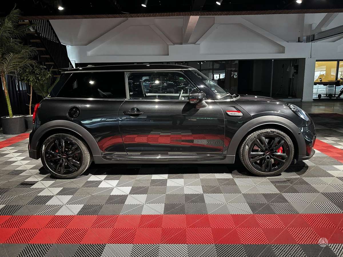 Mini Cooper JCW, 2.0 l., hatchback