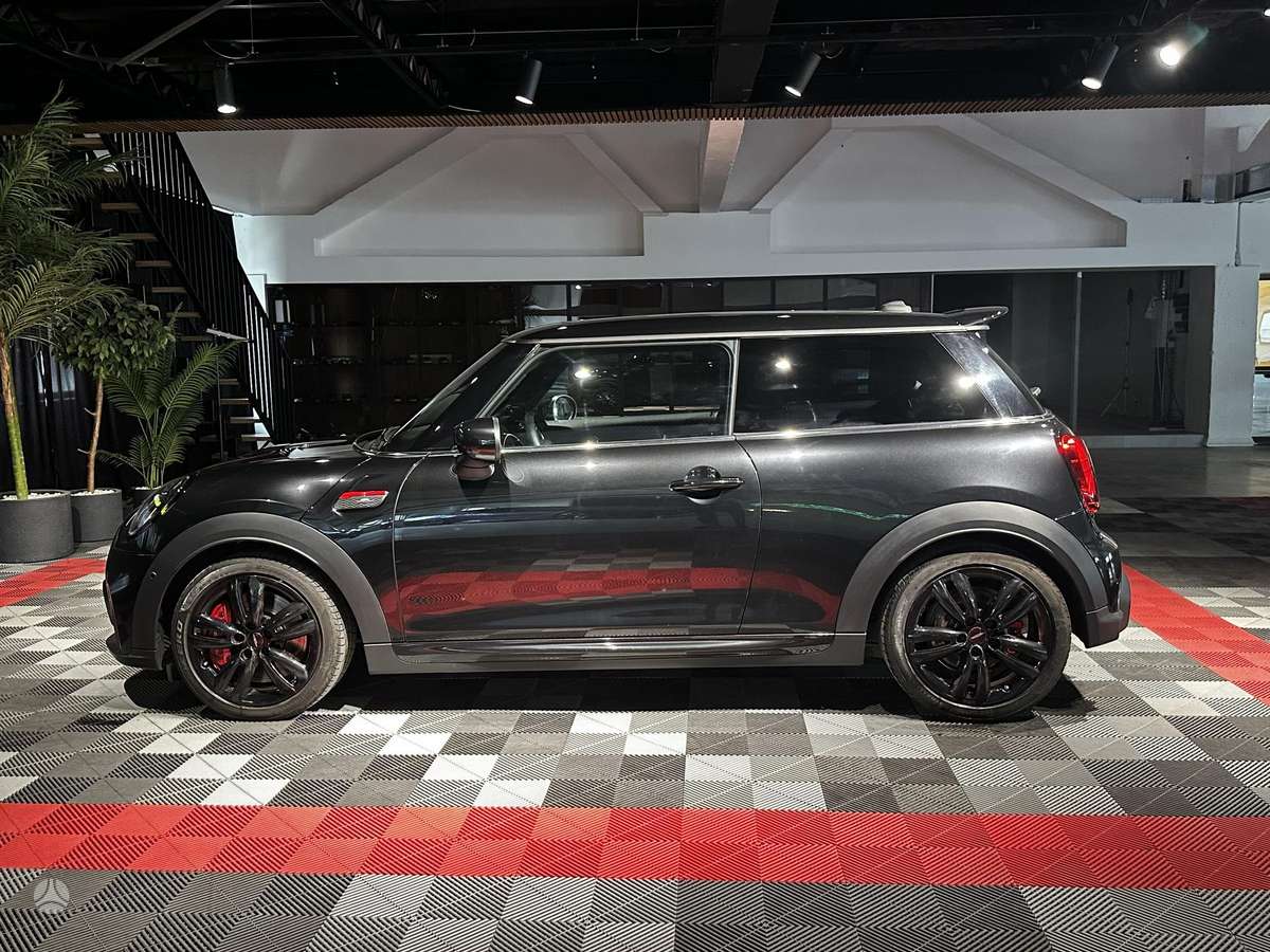 Mini Cooper JCW, 2.0 l., hatchback