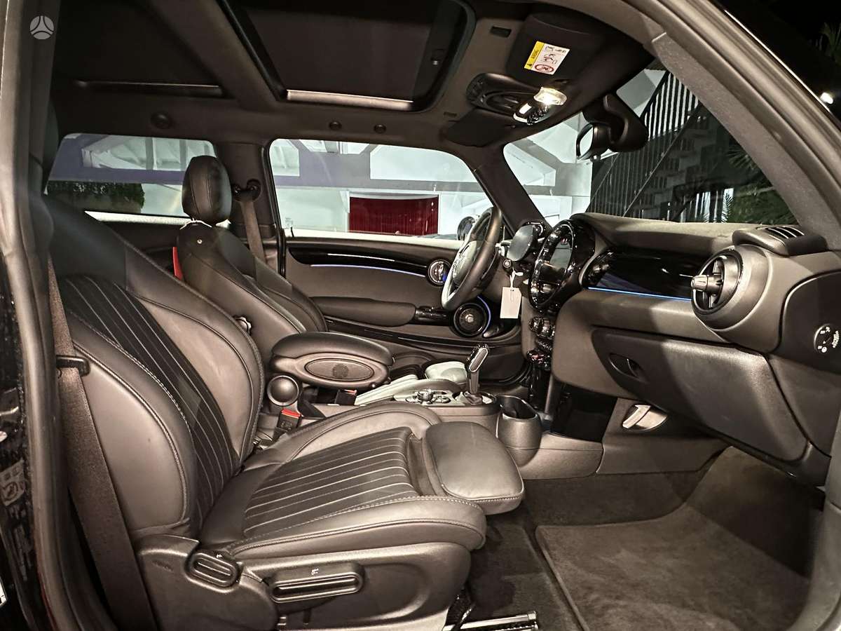Mini Cooper JCW, 2.0 l., hatchback