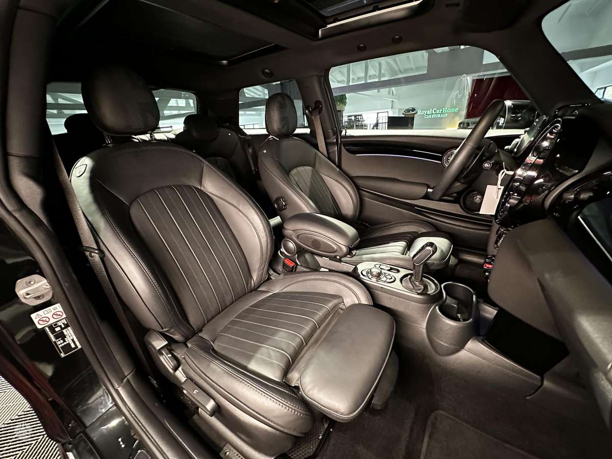 Mini Cooper JCW, 2.0 l., hatchback
