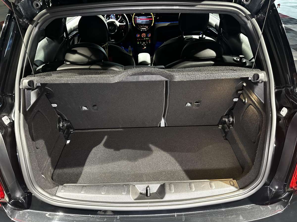 Mini Cooper JCW, 2.0 l., hatchback