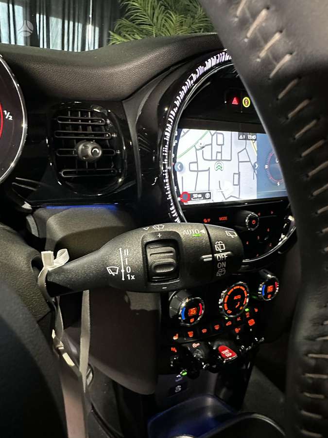 Mini Cooper JCW, 2.0 l., hatchback
