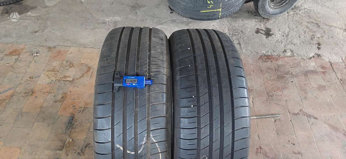 Goodyear Eficijent Grip performance, summer 215/55 R17