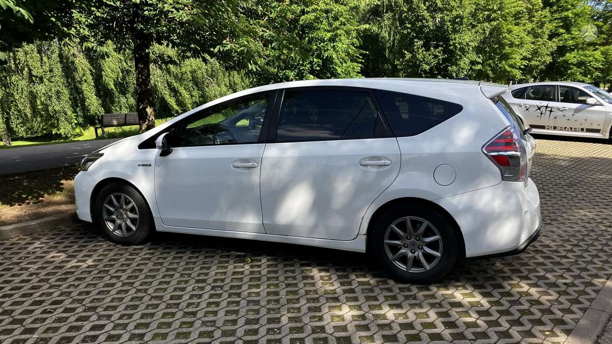 Toyota Prius+ - 4