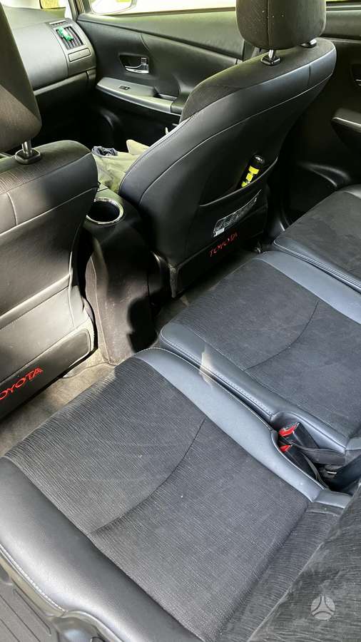 Toyota Prius+ - 7