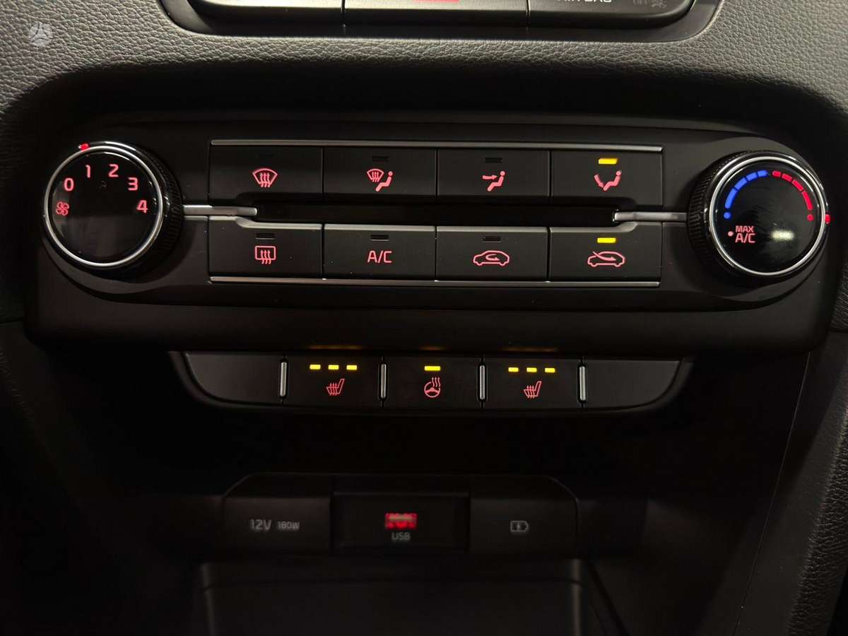 Kia Ceed, 1.5 l., hatchback