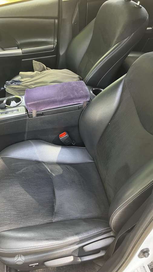 Toyota Prius+ - 11