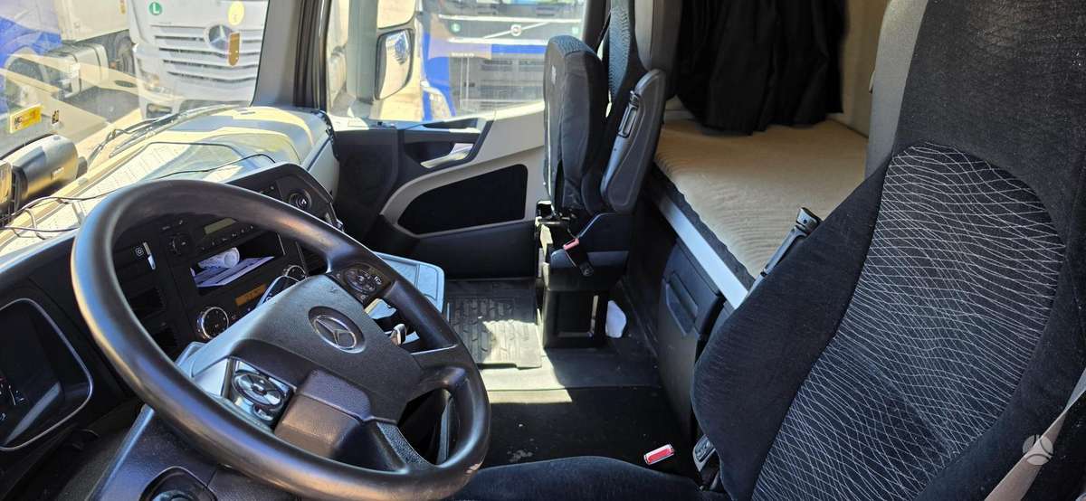 Mercedes-Benz Actros 1845, 5 - Units, double sleeper