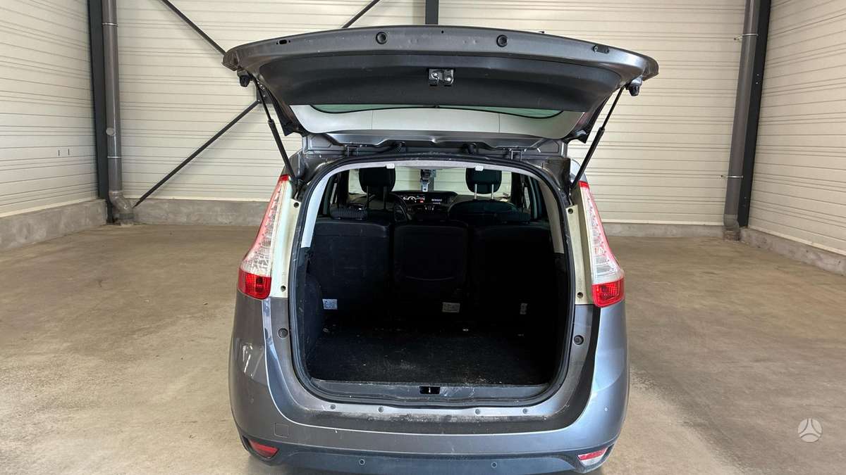 Renault Grand Scenic - 11