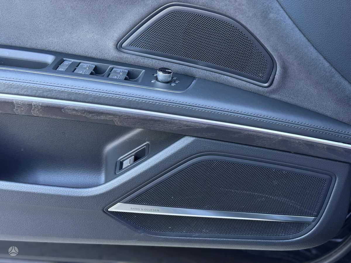 Audi A8, 3.0 l., Седан
