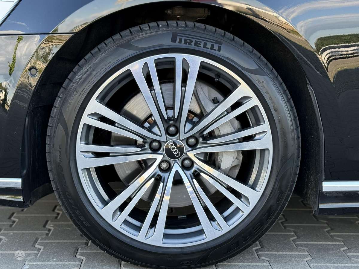 Audi A8, 3.0 l., Седан