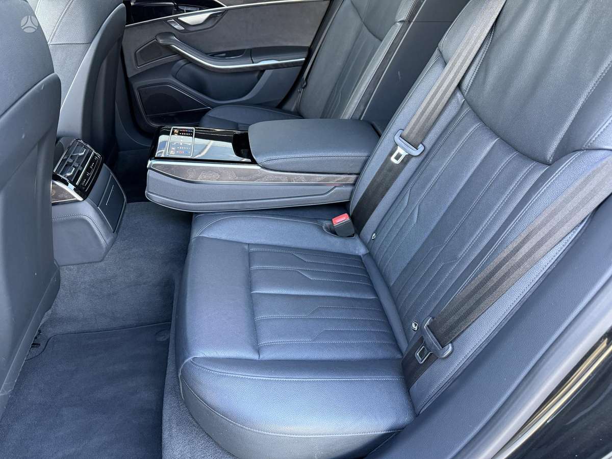 Audi A8, 3.0 l., Седан