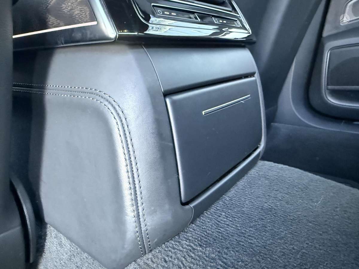 Audi A8, 3.0 l., Седан