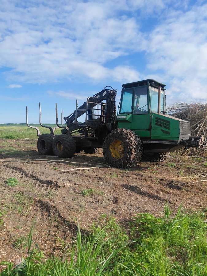 John Deere 1010D, forwarders