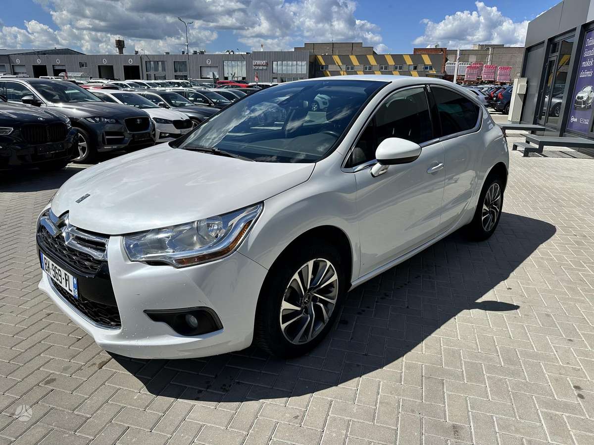 Citroen DS4, 1.6 l., hatchback