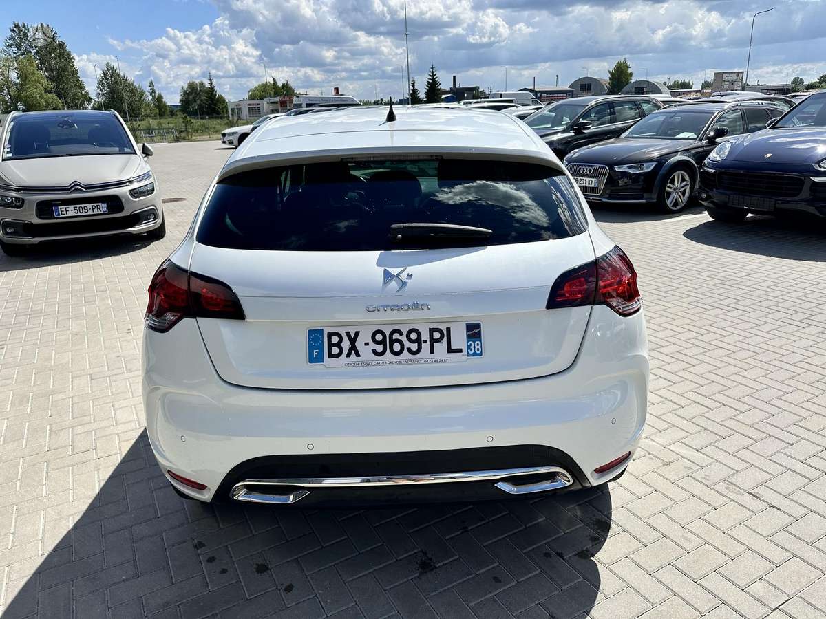 Citroen DS4, 1.6 l., hatchback