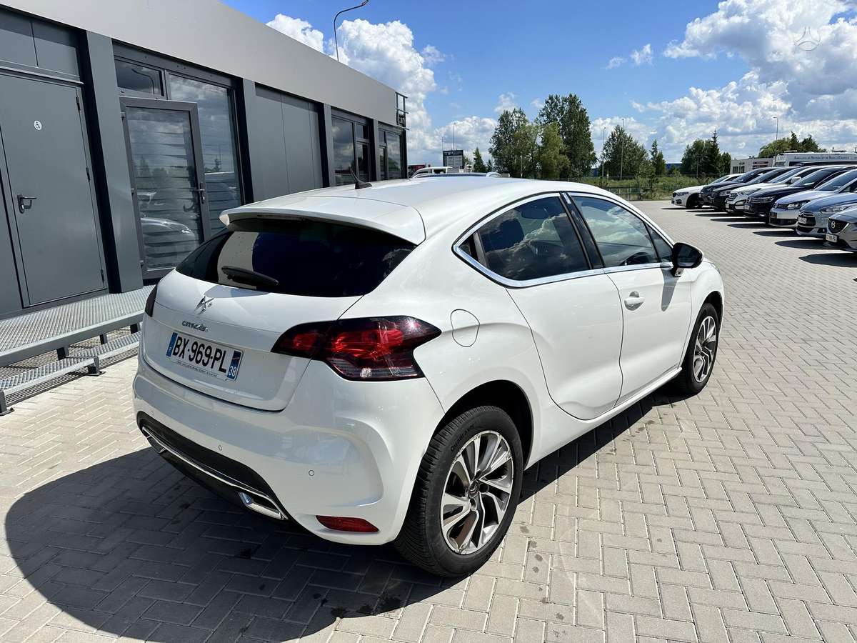 Citroen DS4, 1.6 l., hatchback