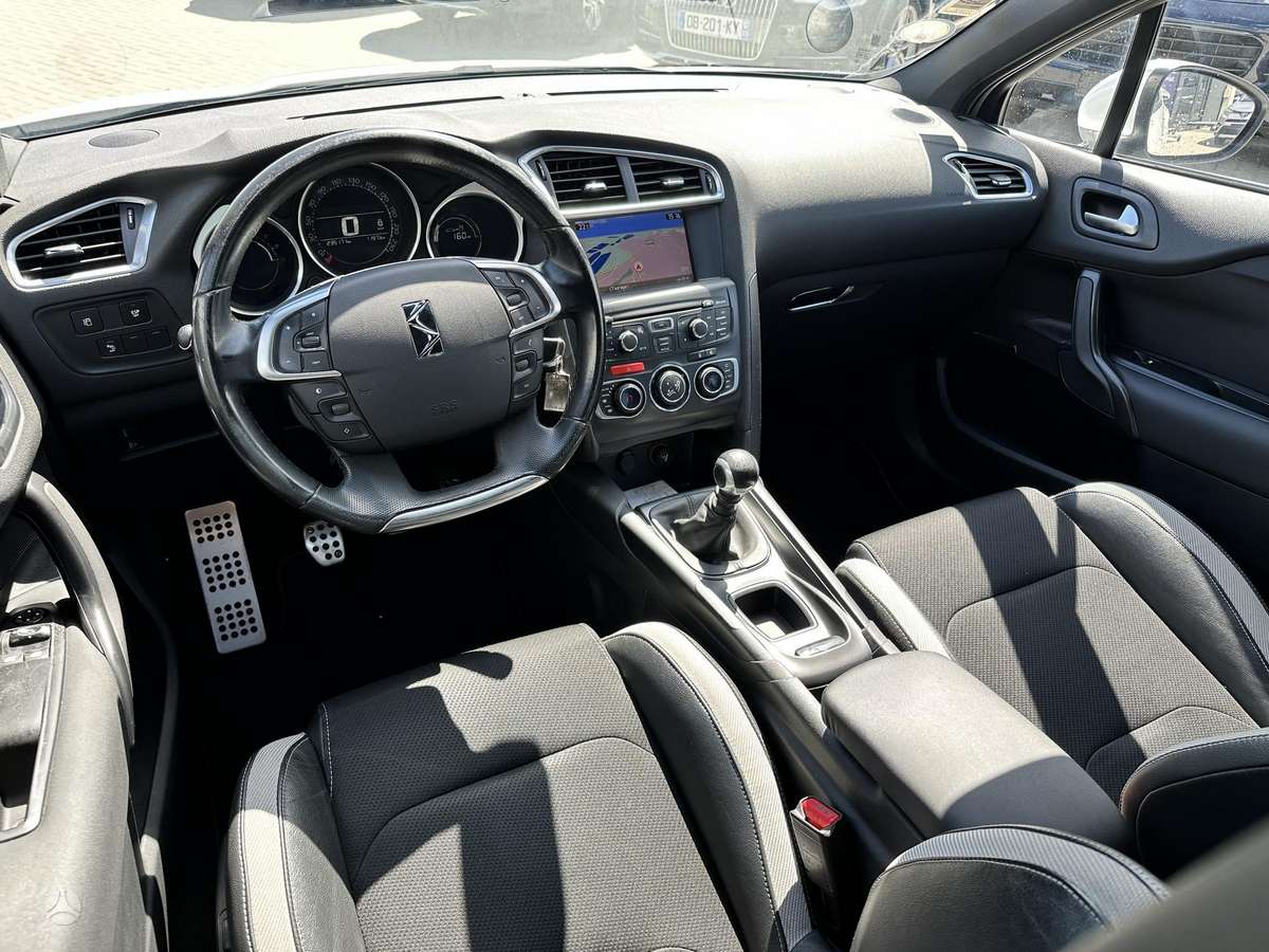Citroen DS4, 1.6 l., Хэтчбек