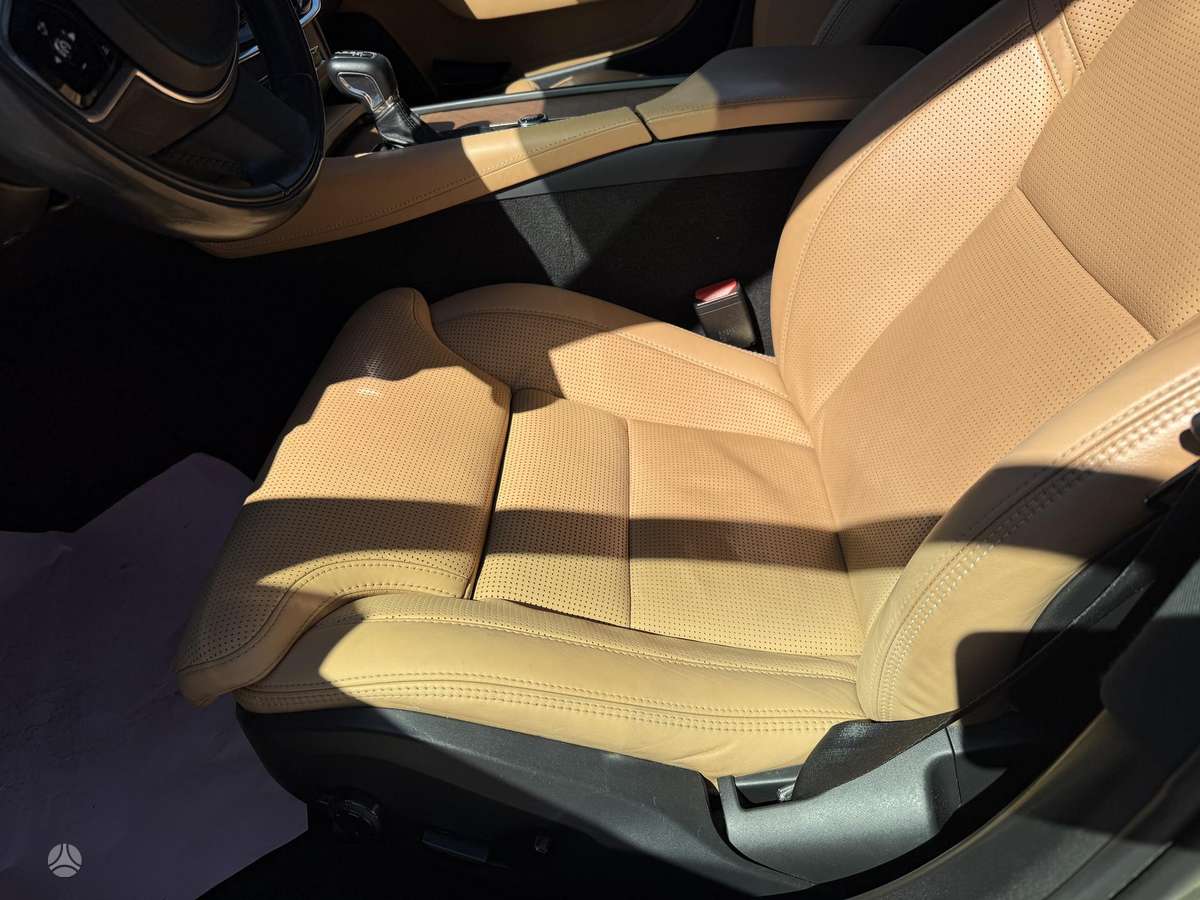 Volvo S90, 2.0 l., Седан