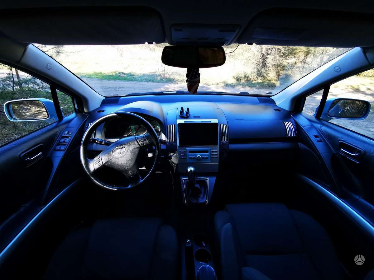 Toyota Corolla Verso - 7