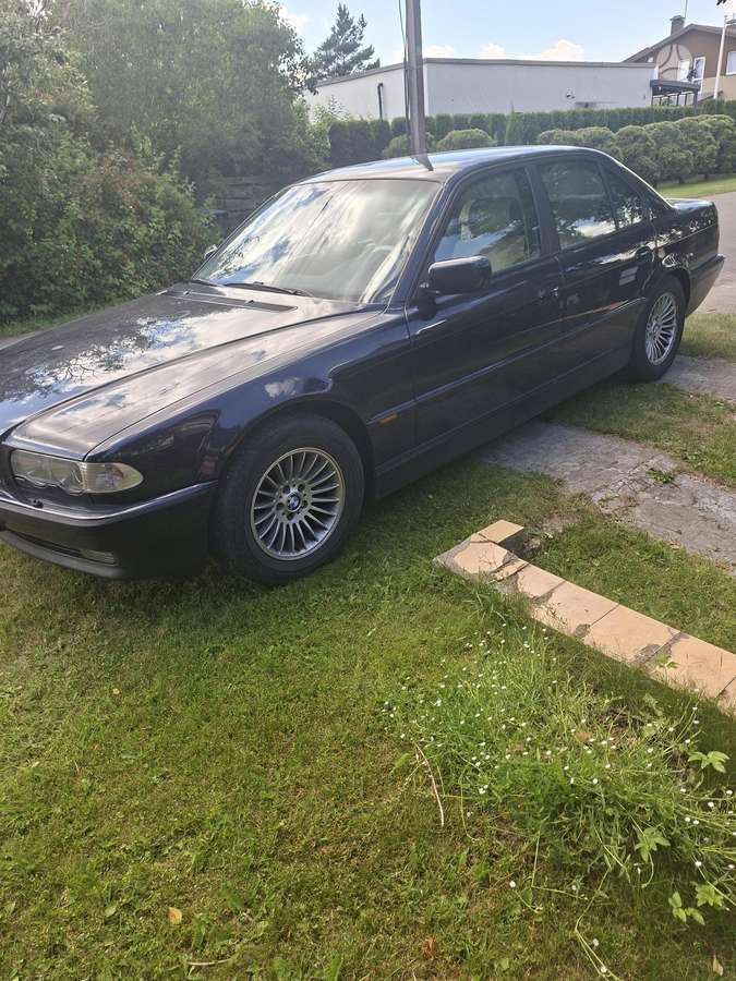 BMW 730, 2.9 l., Седан
