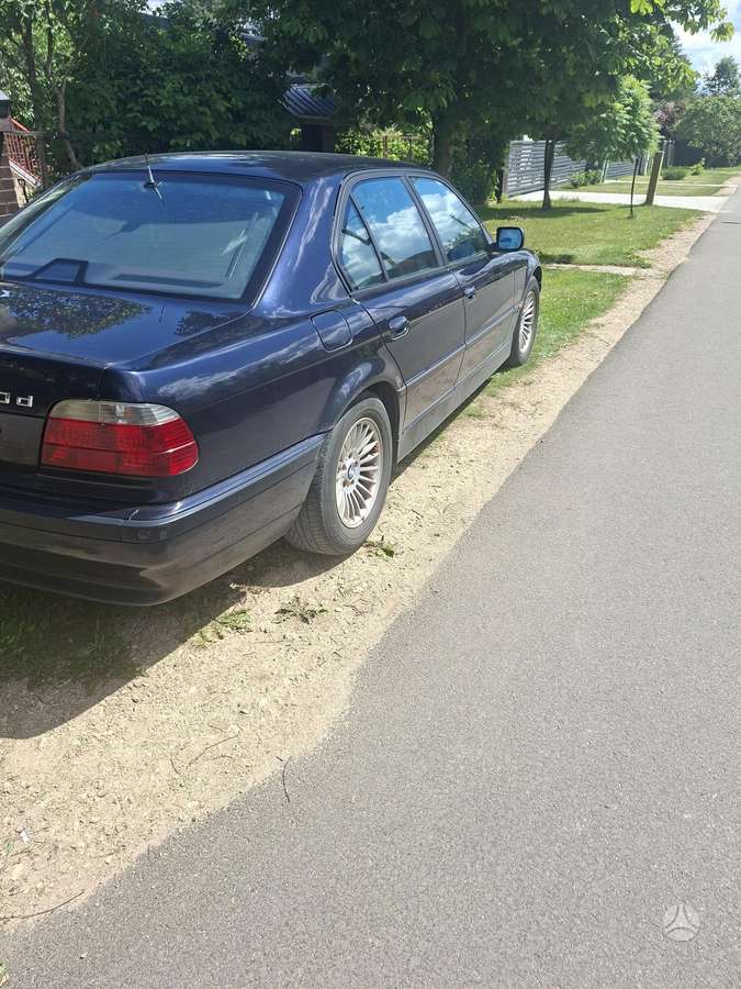 BMW 730, 2.9 l., Седан