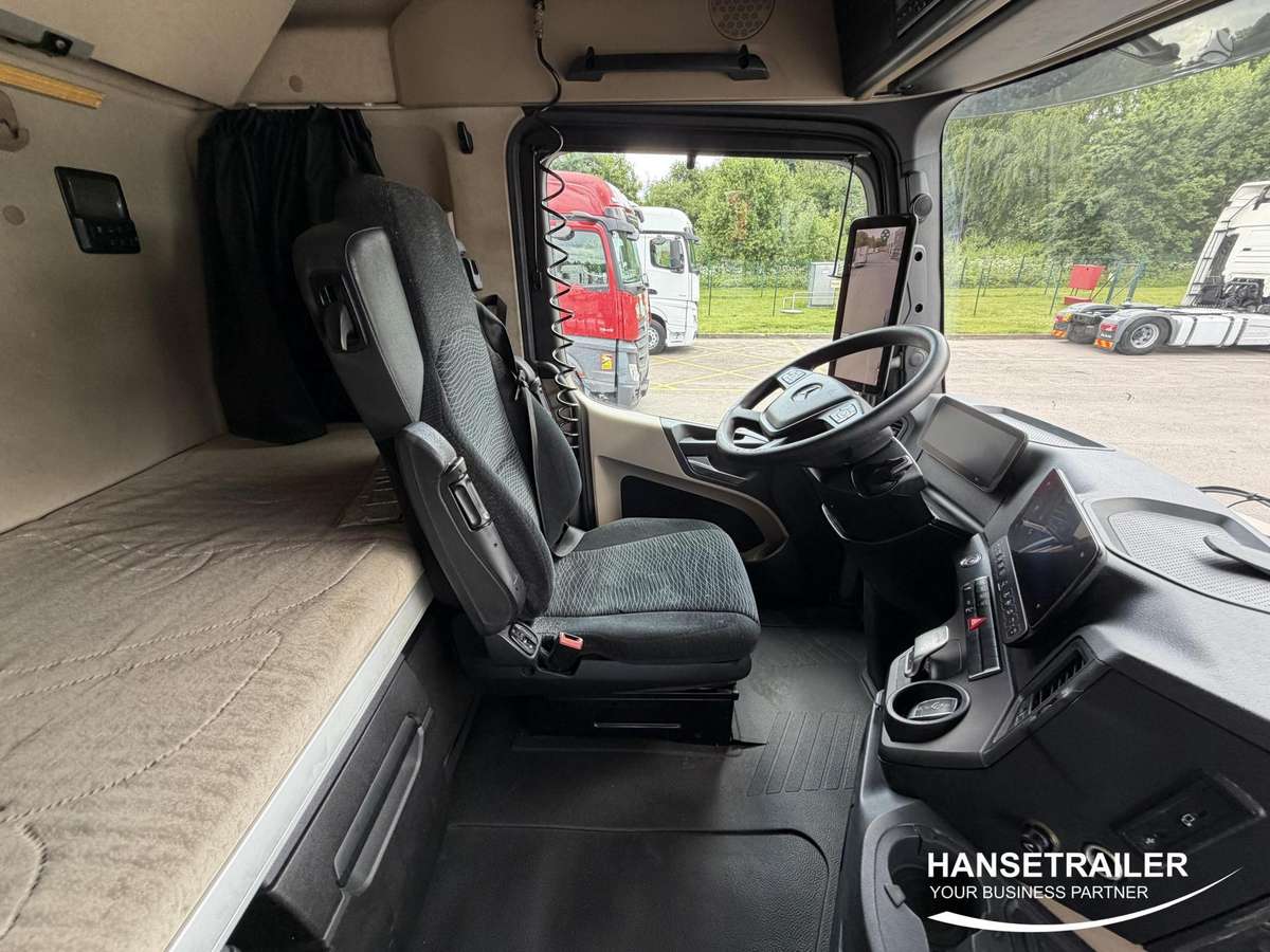 Mercedes-Benz Actros 1845 MEGA, double sleeper