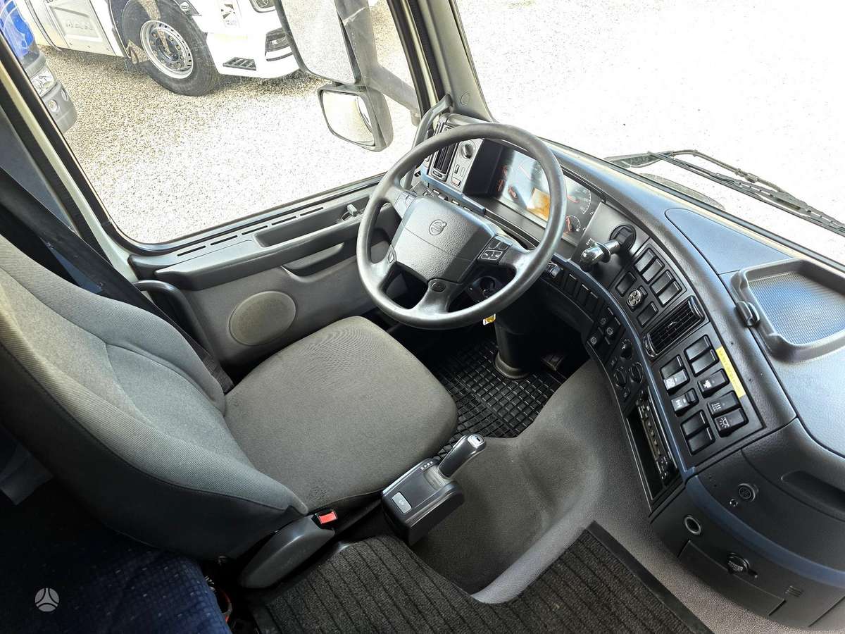 Volvo FM360, фургоны-боксы