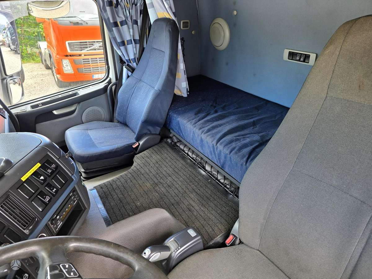 Volvo FM360, фургоны-боксы