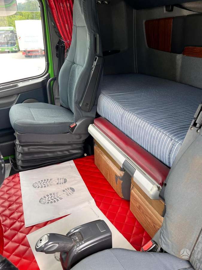 Volvo FH 460, double sleeper
