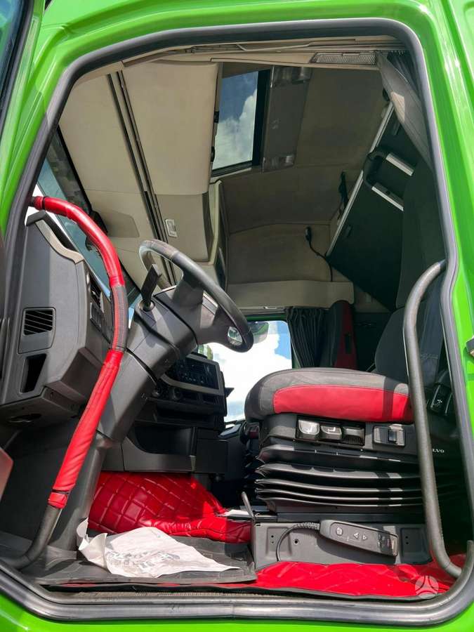 Volvo FH 460, double sleeper