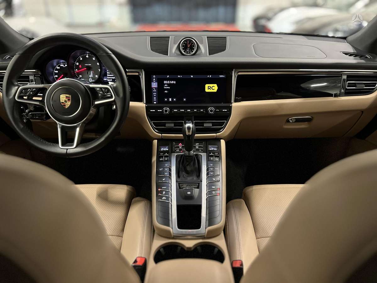 Porsche Macan - 11