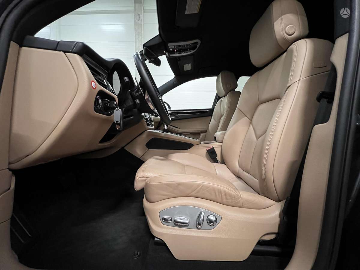 Porsche Macan - 12