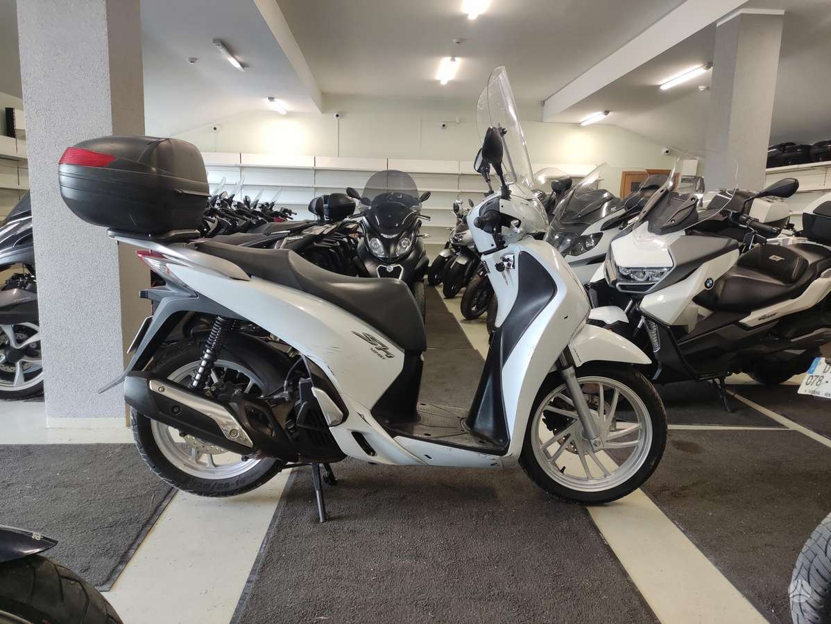 Honda SH 125cc, scooters / mopeds