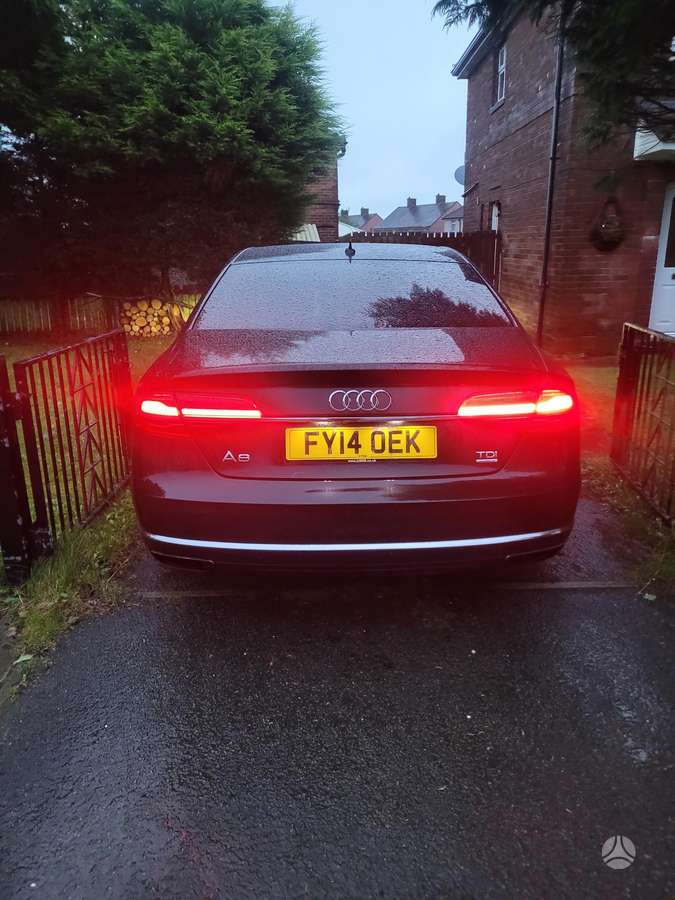 Audi A8, 4.1 l., Седан
