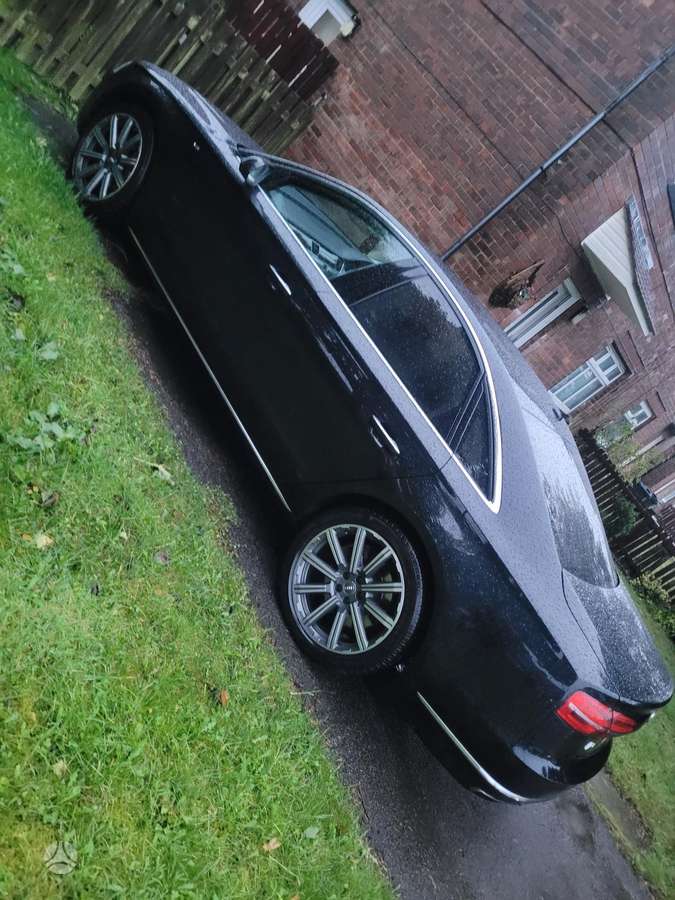 Audi A8, 4.1 l., Седан