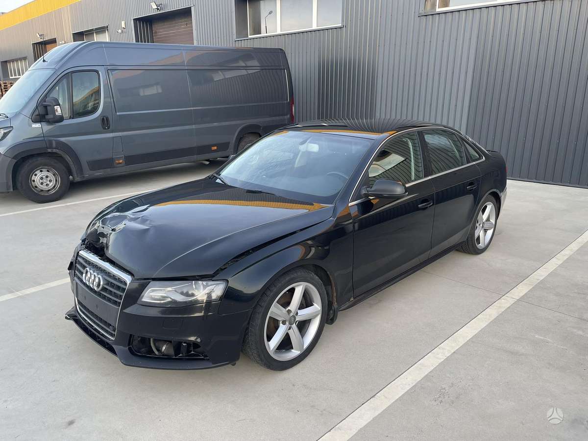 Audi A4, 2.0 l., Седан