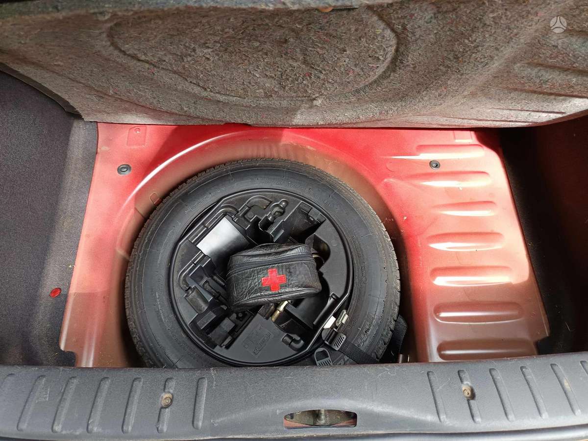 Citroen C3, 1.1 l., hatchback