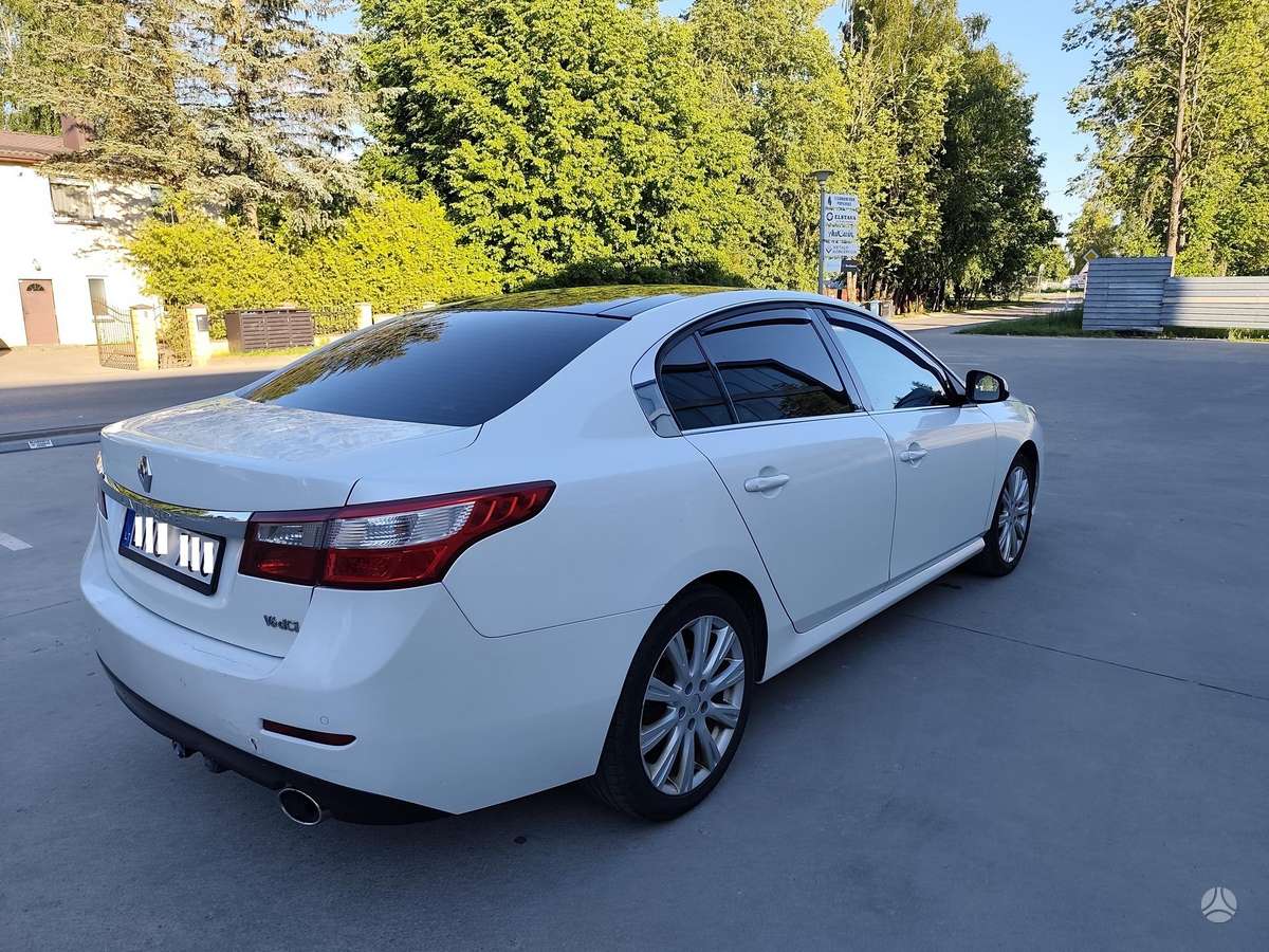 Renault Latitude, 3.0 l., Седан