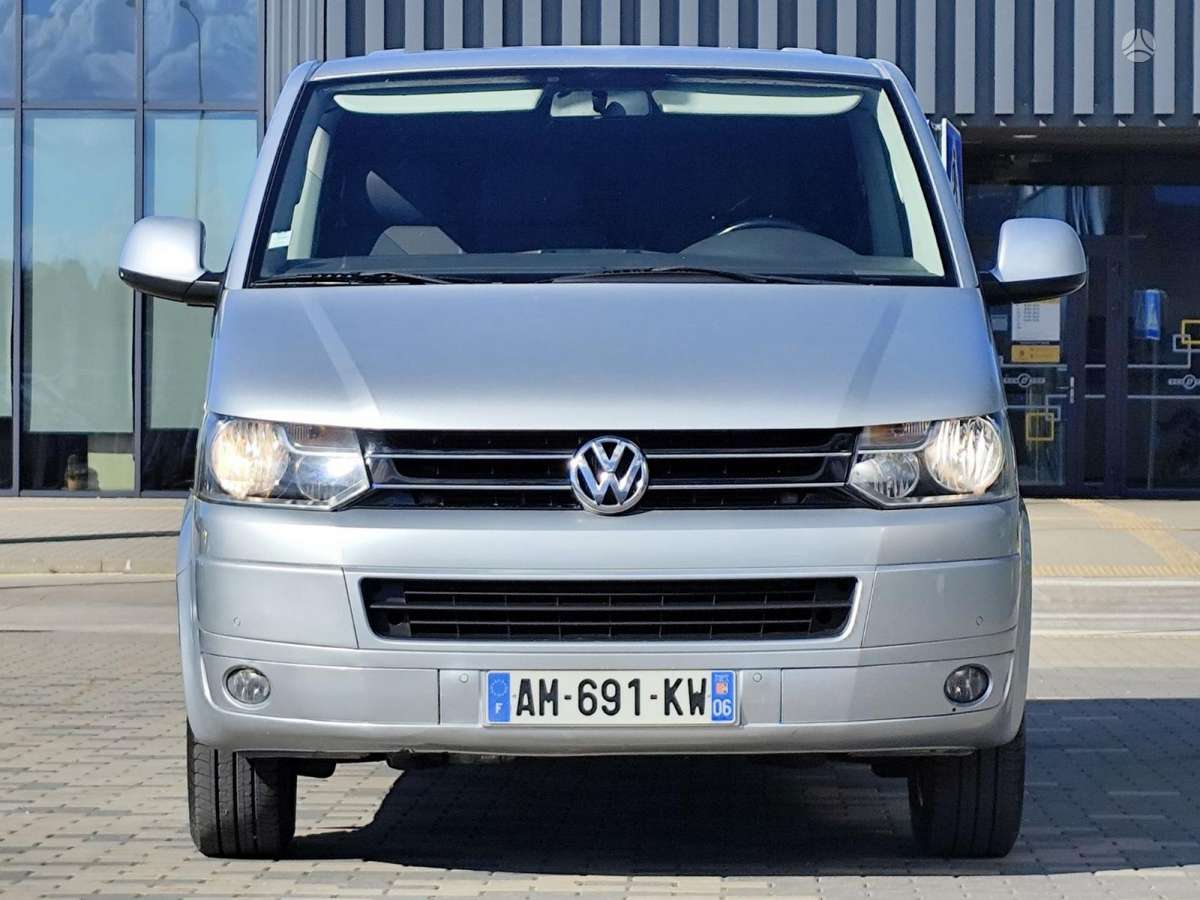 Volkswagen Caravelle - 2