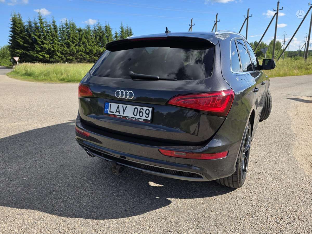 Audi Q5, 2.0 l., off-road / crossover