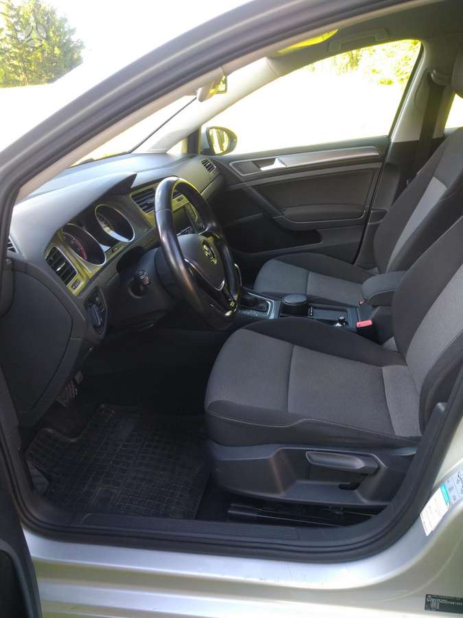 Volkswagen Golf - 6