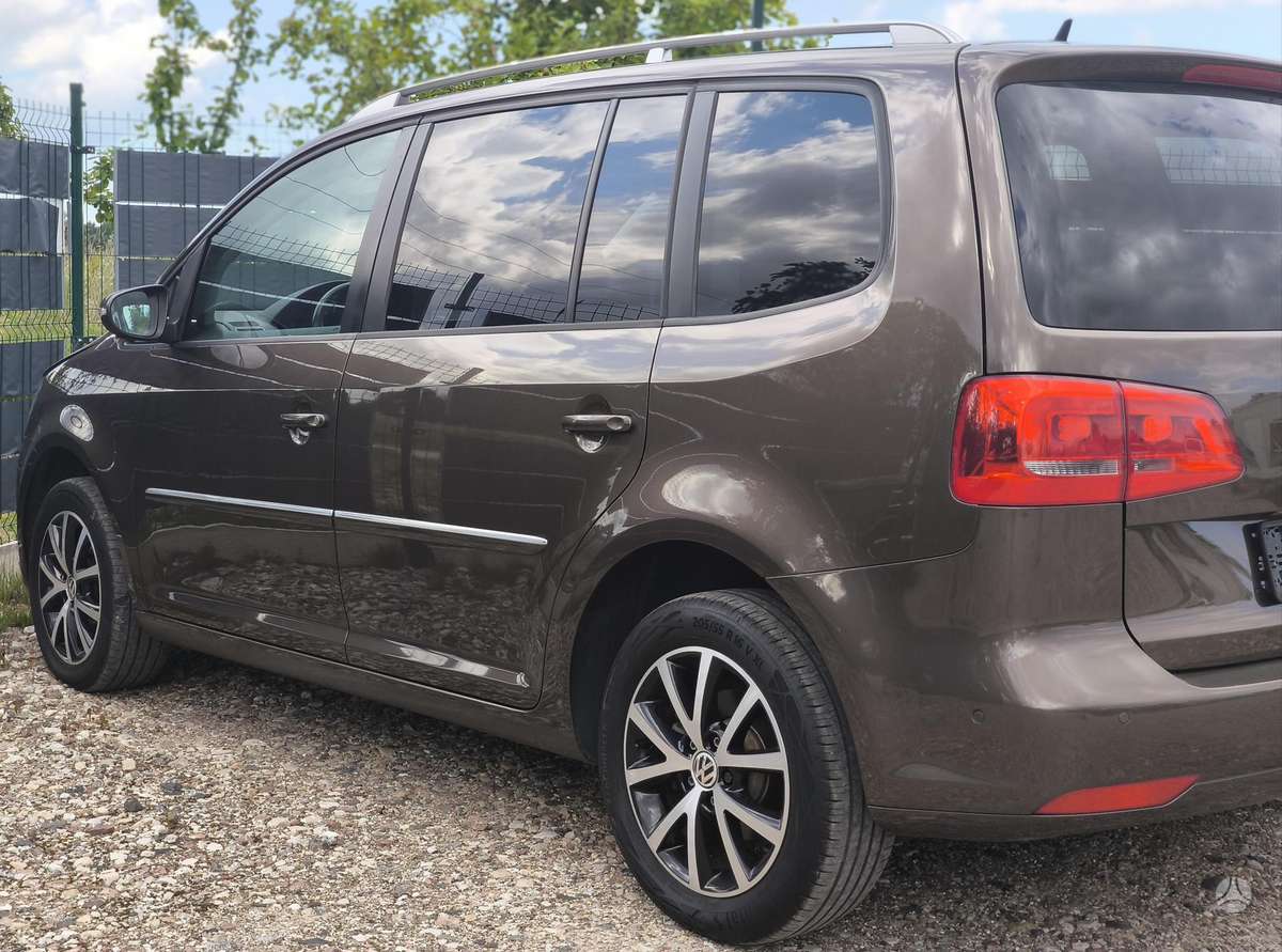 Volkswagen Touran - 5