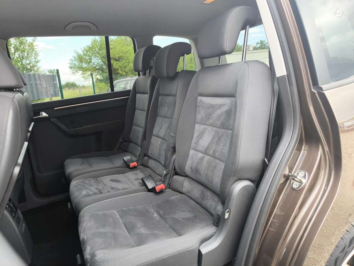 Volkswagen Touran - 9