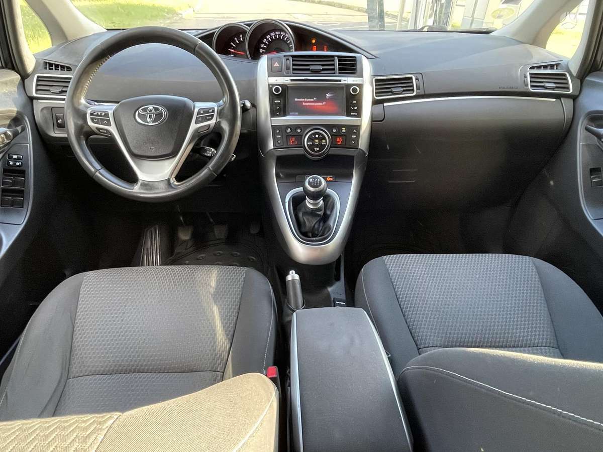 Toyota Verso - 8