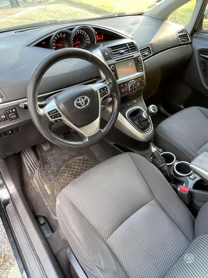 Toyota Verso - 10