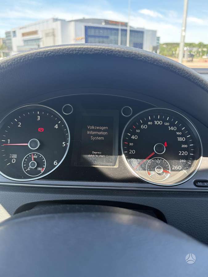 Volkswagen Passat - 10