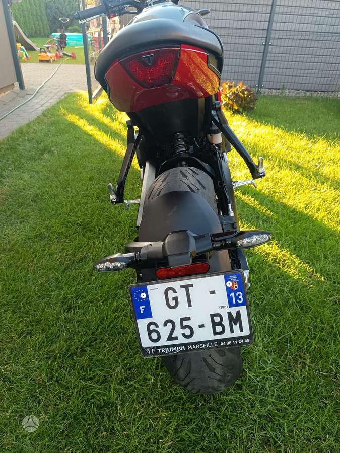 Triumph Trident 660cc, street / классические