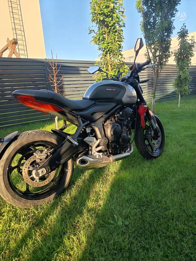 Triumph Trident 660cc, street / классические